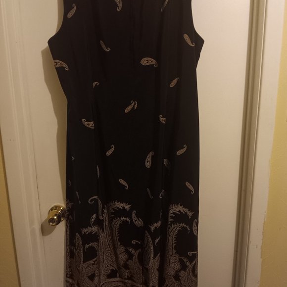 Black Patterned Dress - Picture 2 of 7